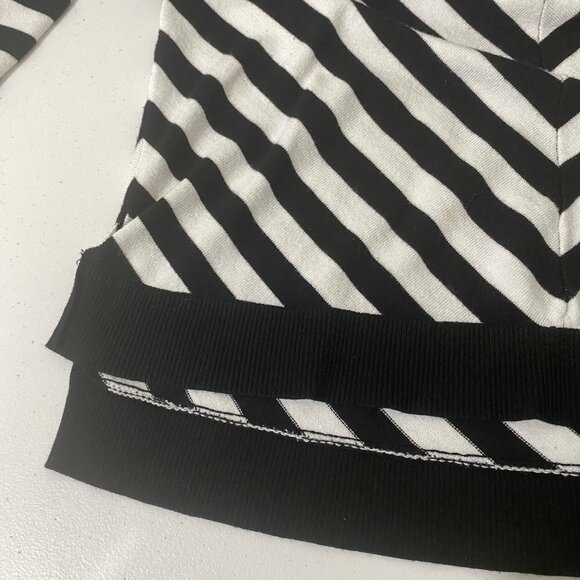 Lane Bryant Chevron Striped Sweater Size 14/16 - Picture 2 of 10